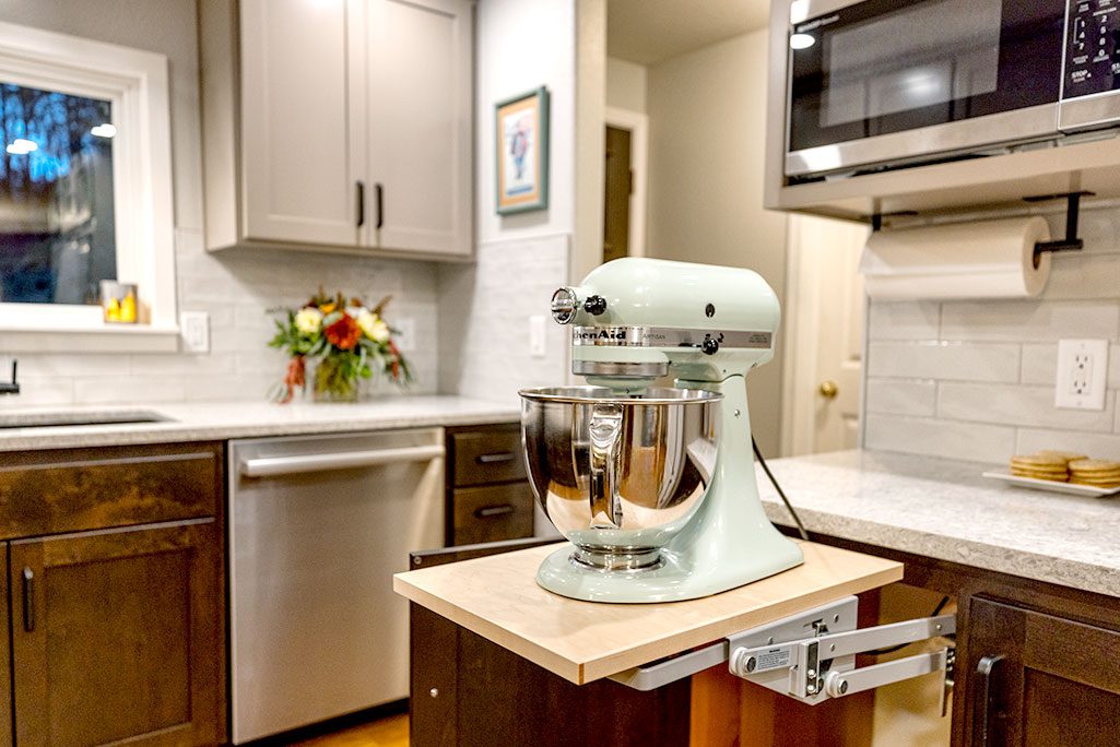Springfield Kitchen Remodel with Mixer Lift