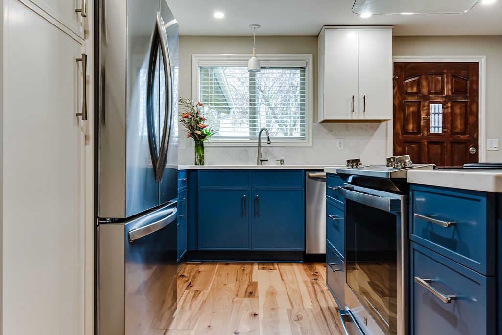 Springfield Kitchen Remodeler with center island cabinets Springfield Kitchen Remodeler with center island cabinets